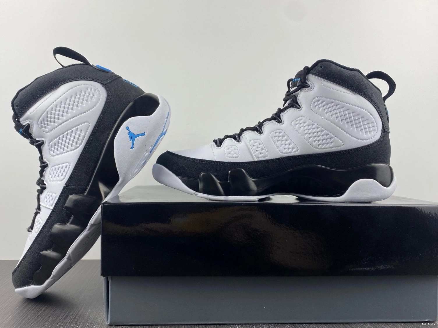 Blue University CT8019-140 Retro Jordan - 9 0912
